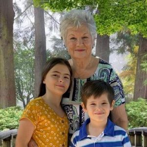 Meet your Posher, Sharon